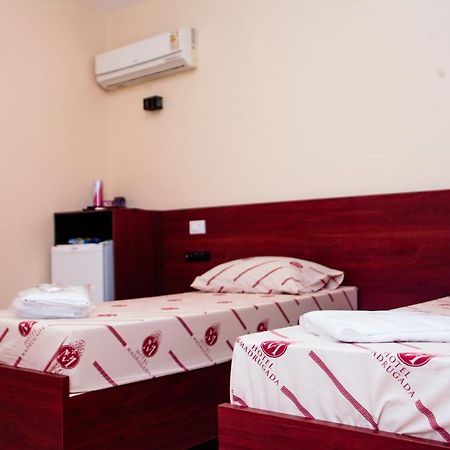 Hotel E Motel Madrugada Иту Екстериор снимка